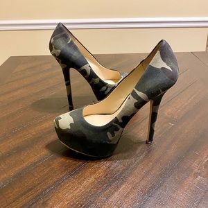 Steve Maddens Camouflage High Heel Pump